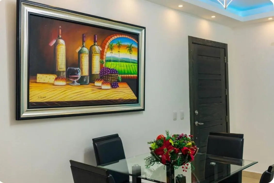 Esmeralda Modern Apartment At Romana Del Oeste ラ・ロマーナ