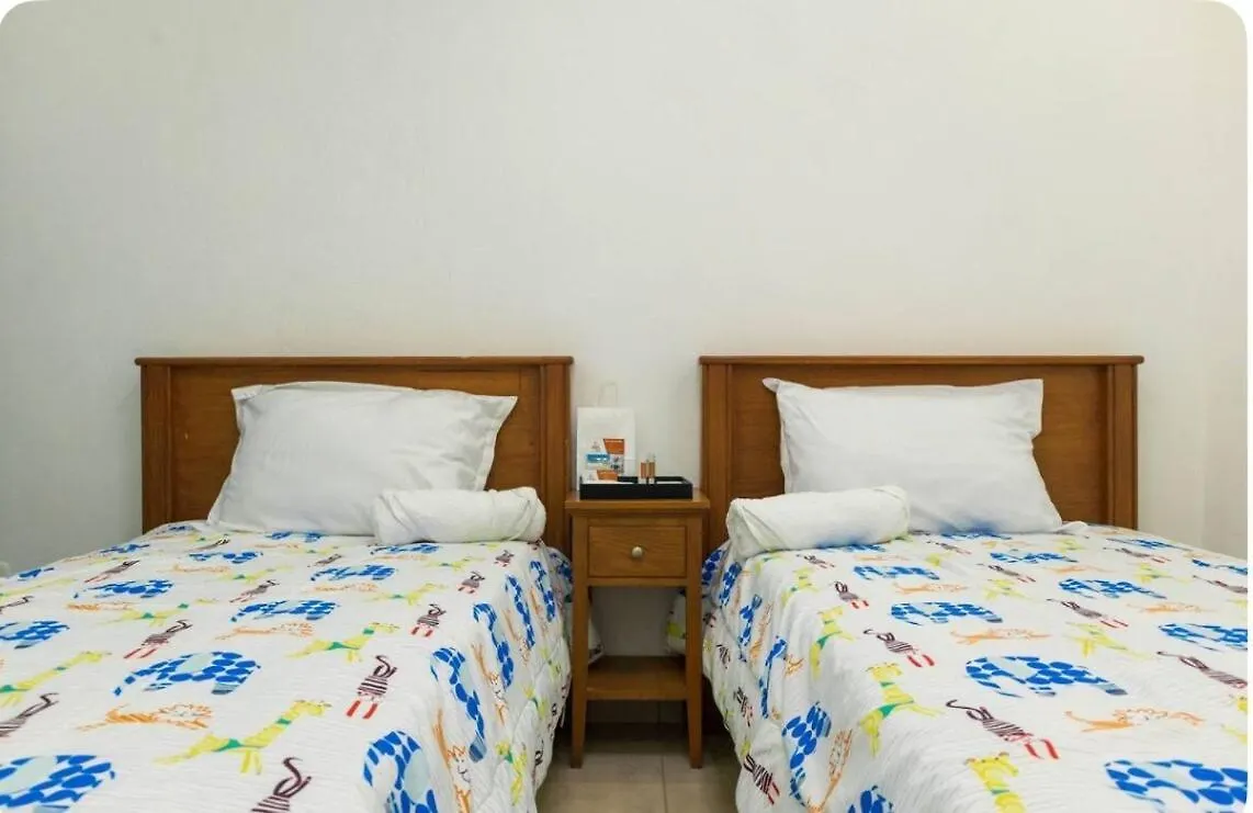 Esmeralda Modern Apartment At Romana Del Oeste ラ・ロマーナ