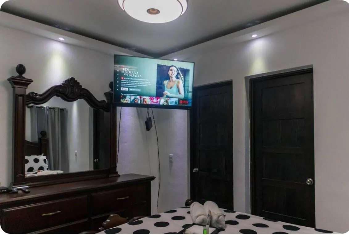 Esmeralda Modern Apartment At Romana Del Oeste ラ・ロマーナ