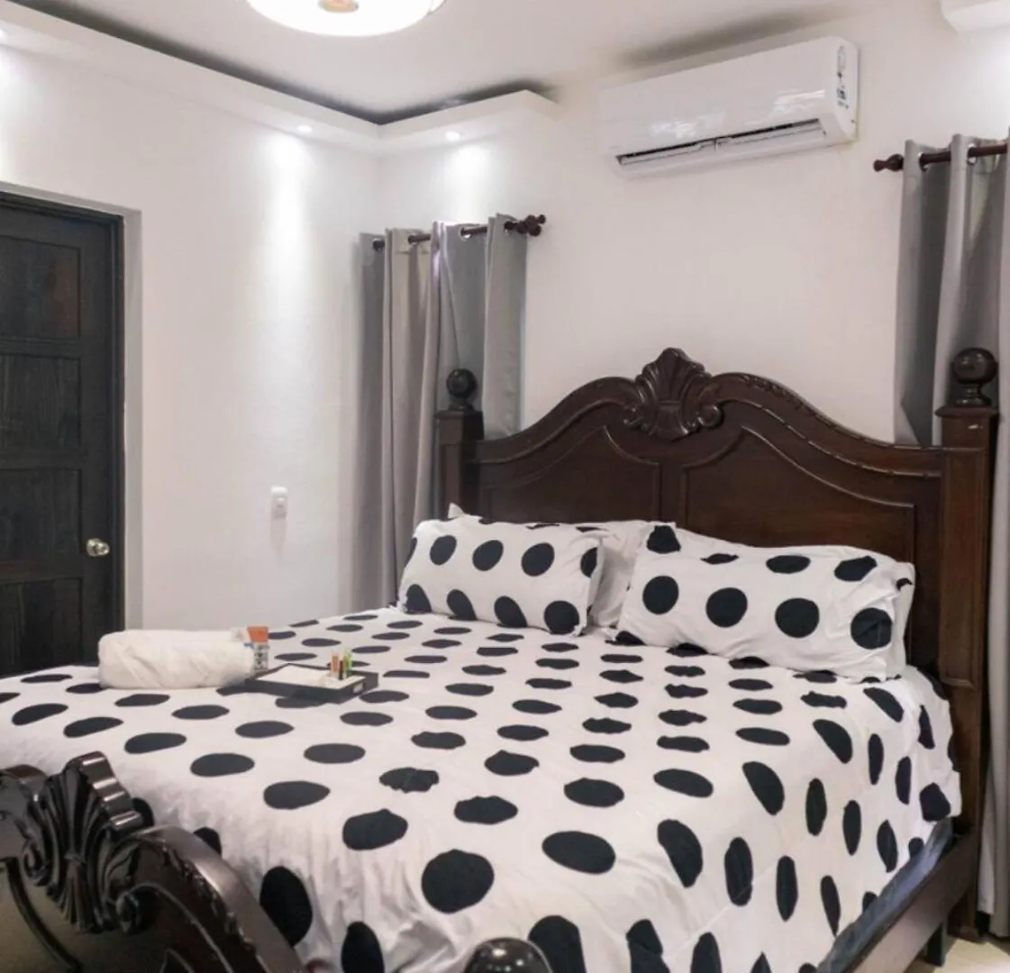 Esmeralda Modern Apartment At Romana Del Oeste ラ・ロマーナ