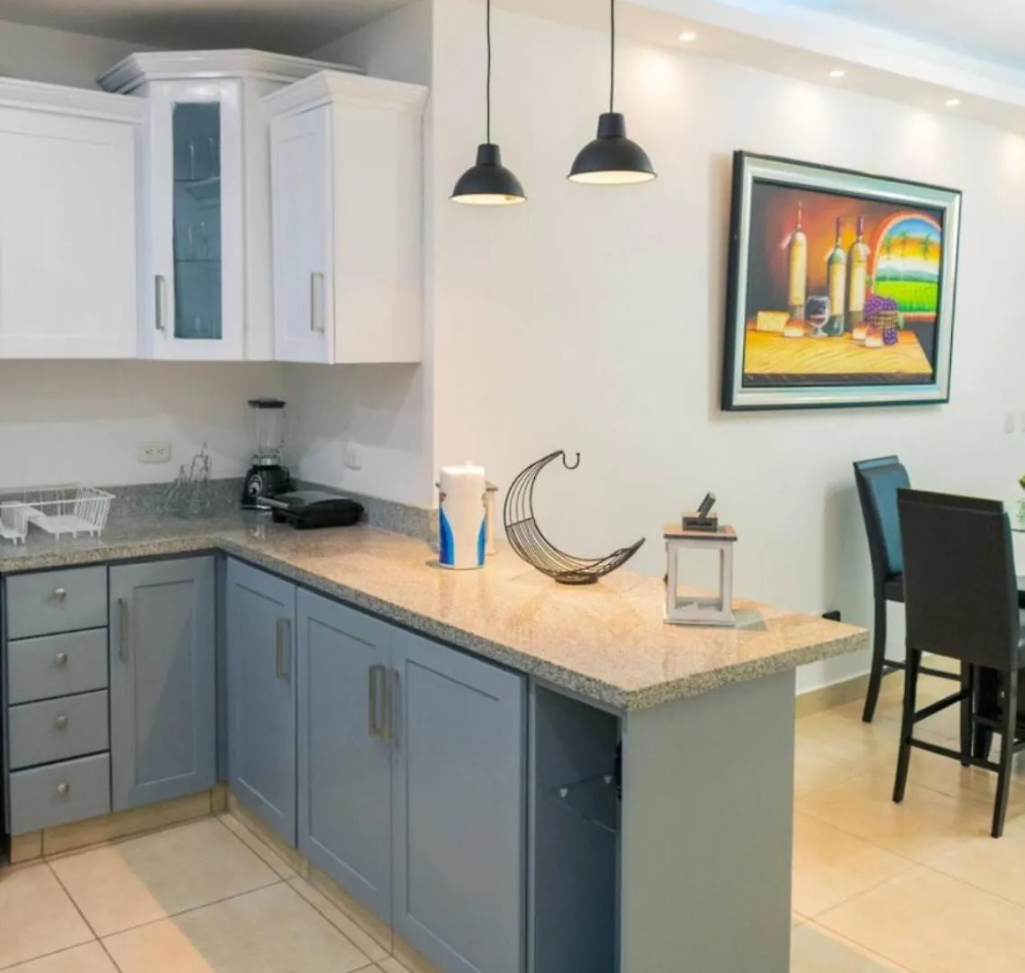 Esmeralda Modern Apartment At Romana Del Oeste ラ・ロマーナ 0*,
